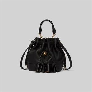 Marc Jacobs bucket bag with 2 detachable straps! (Sofia loves Marc edition)